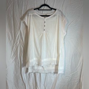 Umgee loose fit white tshirt Never been worn Size Small